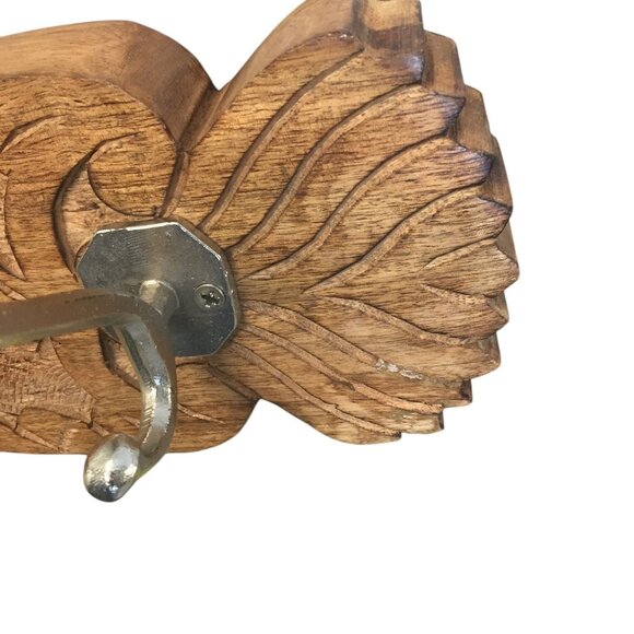 Handcarved Wooden Coat Rack With 4 Metal Hooks For Wall Mounting 24 in - Picture 4 of 8